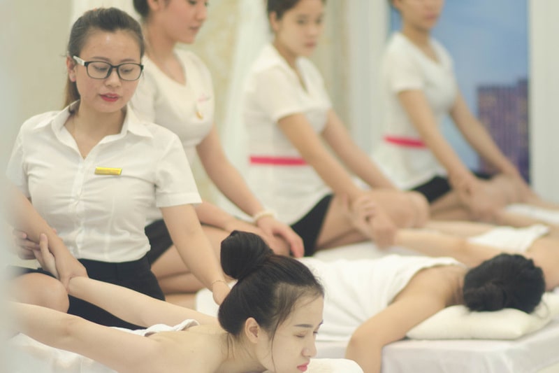 Khoá học massage body chuyên nghiệp và được giảng viên chỉ dạy tận tình