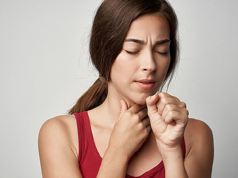 Hoá chất dùng trong nghề nail có thể gây ảnh hưởng đến cổ họng