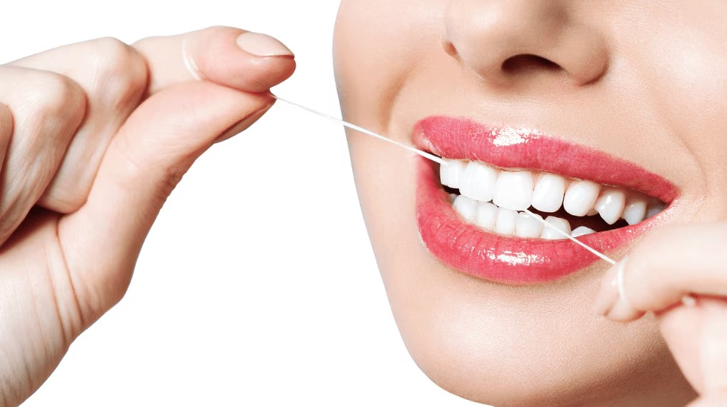 Phun môi bao lâu thì được đánh răng? Từ 5 đến 7 ngày thì bạn có thể đánh răng bình thường