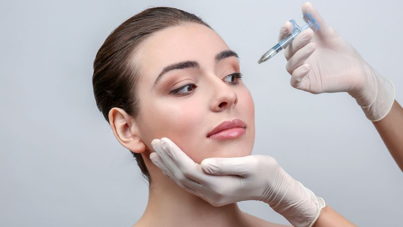 Tiêm rãnh cười - Giải pháp xóa nhăn hiệu quả và an toàn Tiêm filler rãnh cười là gì?