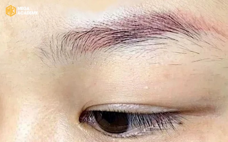 Chân mày điêu khắc sau 1 tuần ra sao? Lưu ý dấu hiệu nào? Chân mày sưng đỏ là biểu hiện bất thường sau 1 tuần điêu khắc