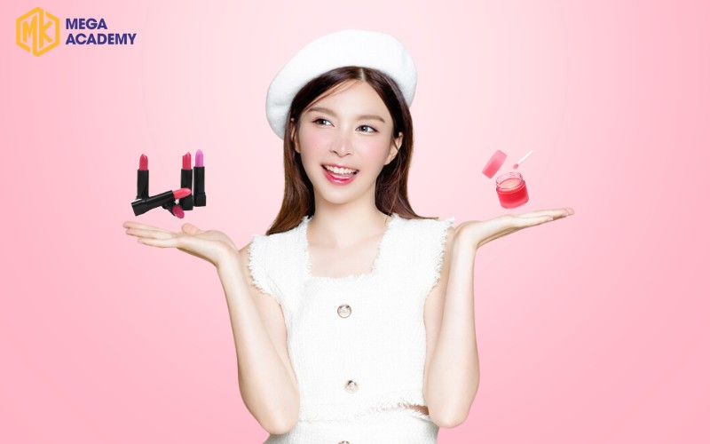 Phun môi bao lâu thì được đánh son? Cách chọn son phù hợp Phun môi xong nên dùng son màu hay son bóng?