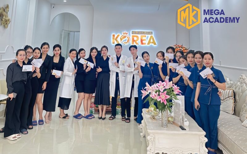 Mega Academy cam kết 100% việc làm cho học viên sau tốt nghiệp.