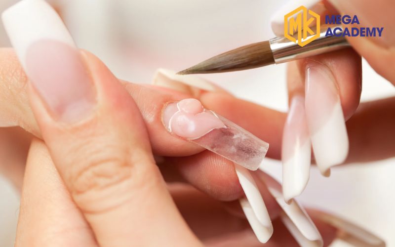 Kỹ thuật đắp gel và trang trí móng 3D độc đáo.