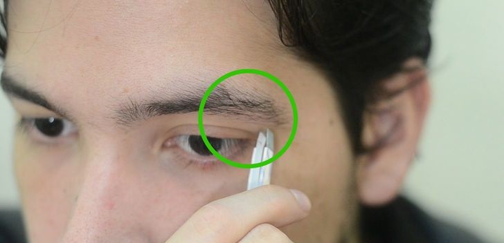 Nguyên nhân dẫn đến có 1 sợi lông mày bạc dài