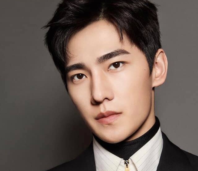 Lông mày ngài nam thể hiện tính cách mạnh mẽ